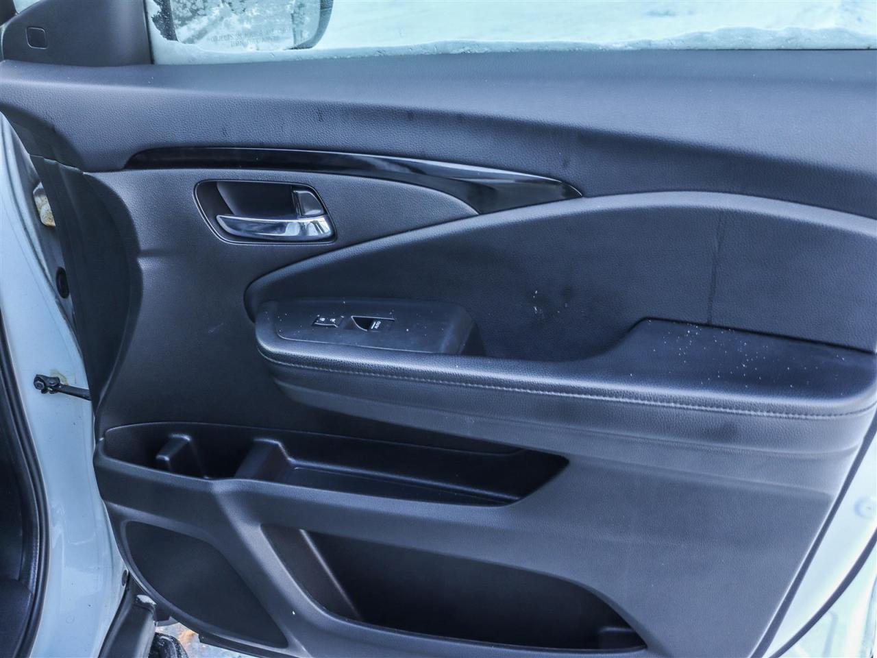 2022 Honda Pilot Touring 8-PASS NAVI LEATHER Photo