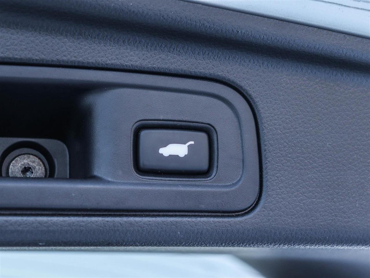 2022 Honda Pilot Touring 8-PASS NAVI LEATHER Photo