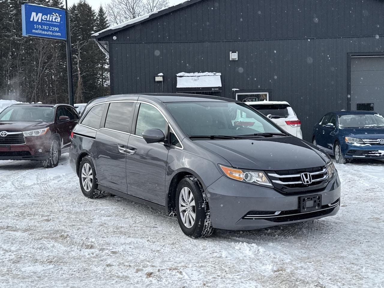 2017 Honda Odyssey EX Photo2