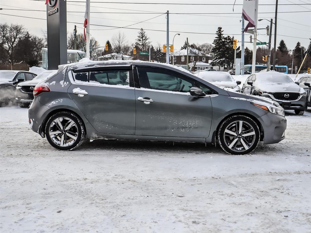 2017 Kia Forte AUTO HATCHBACK CLEAN CARFAX Photo2