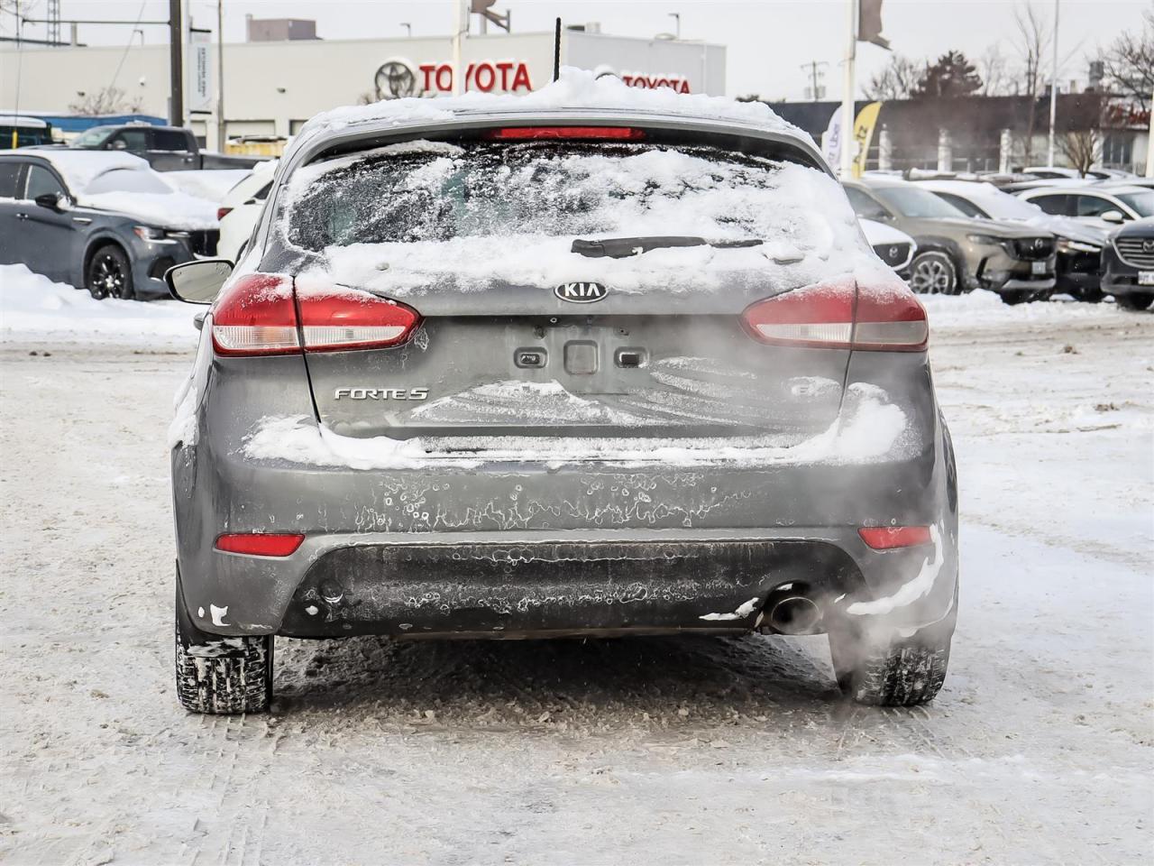 2017 Kia Forte AUTO HATCHBACK CLEAN CARFAX Photo
