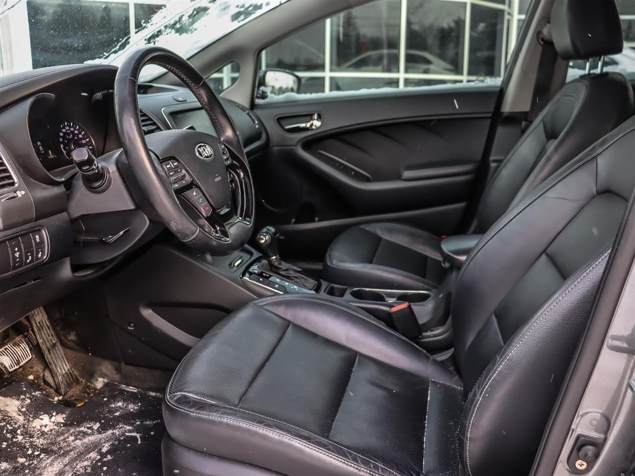 2017 Kia Forte AUTO HATCHBACK CLEAN CARFAX Photo