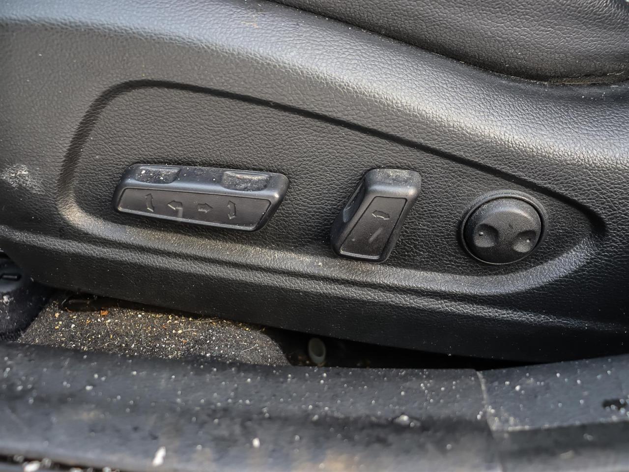 2017 Kia Forte AUTO HATCHBACK CLEAN CARFAX Photo