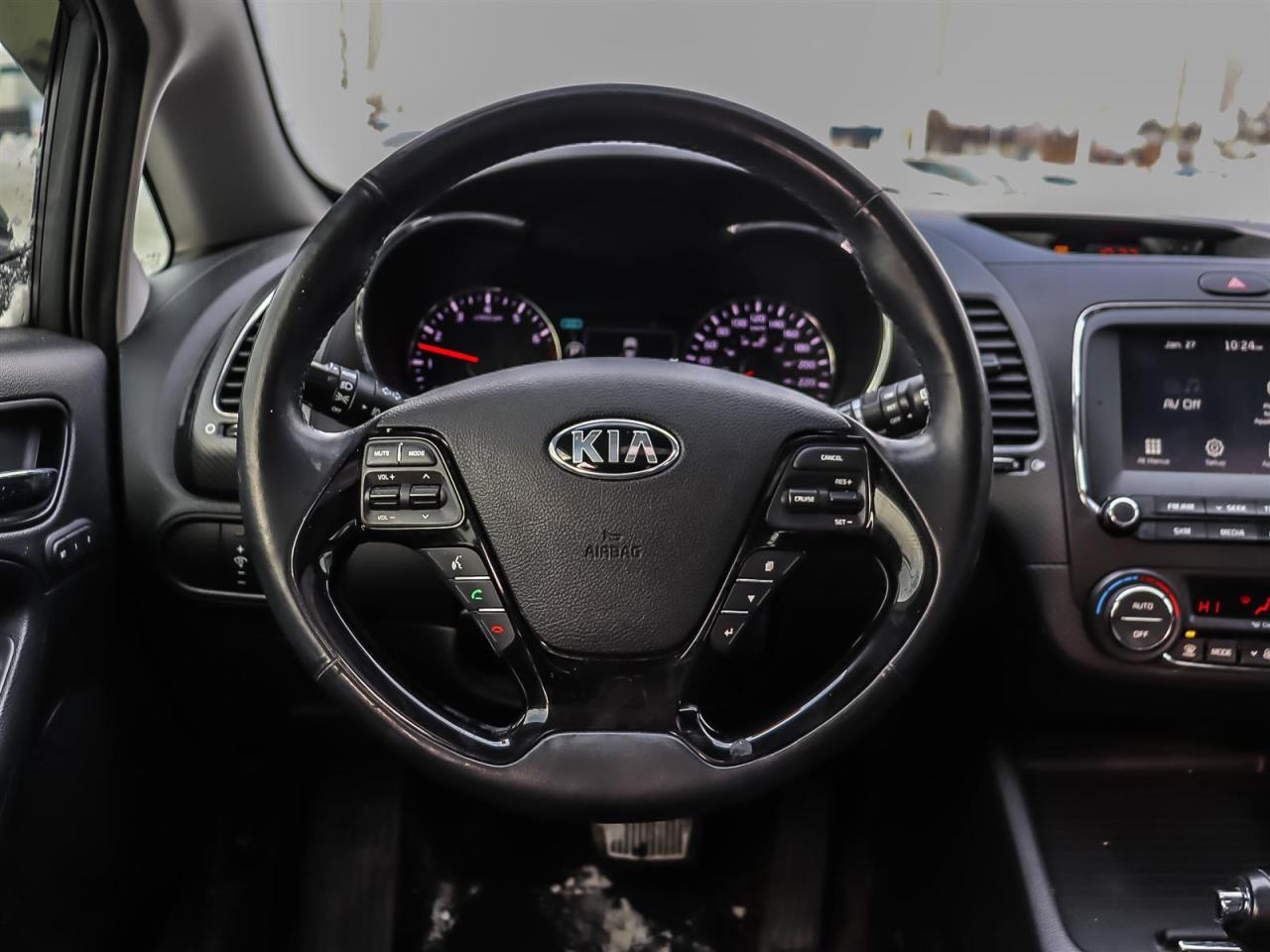 2017 Kia Forte AUTO HATCHBACK CLEAN CARFAX Photo