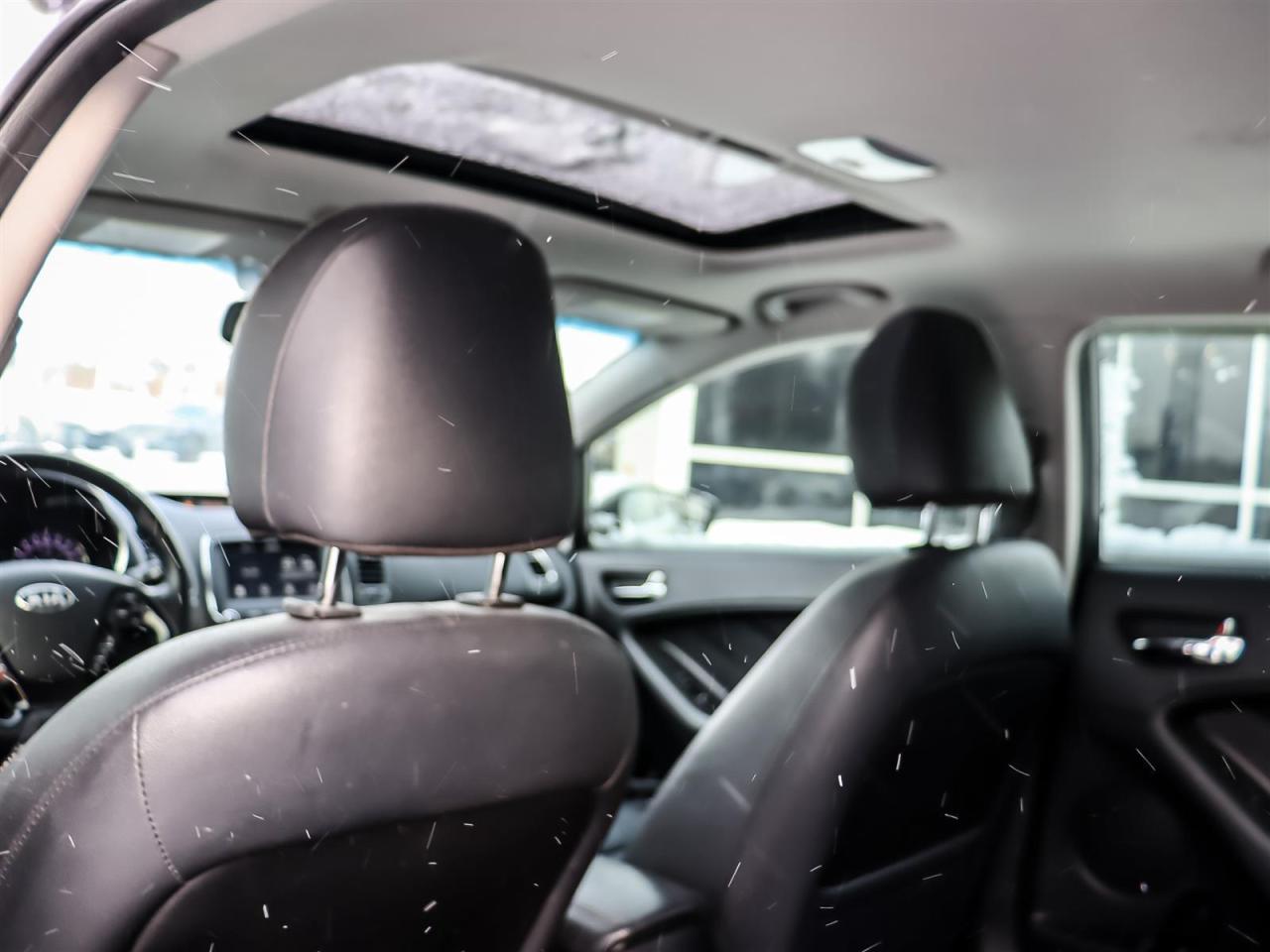 2017 Kia Forte AUTO HATCHBACK CLEAN CARFAX Photo