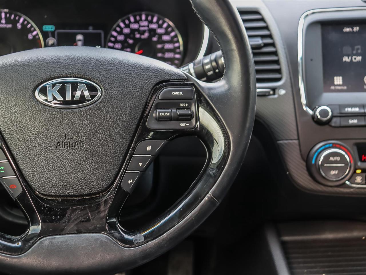 2017 Kia Forte AUTO HATCHBACK CLEAN CARFAX Photo