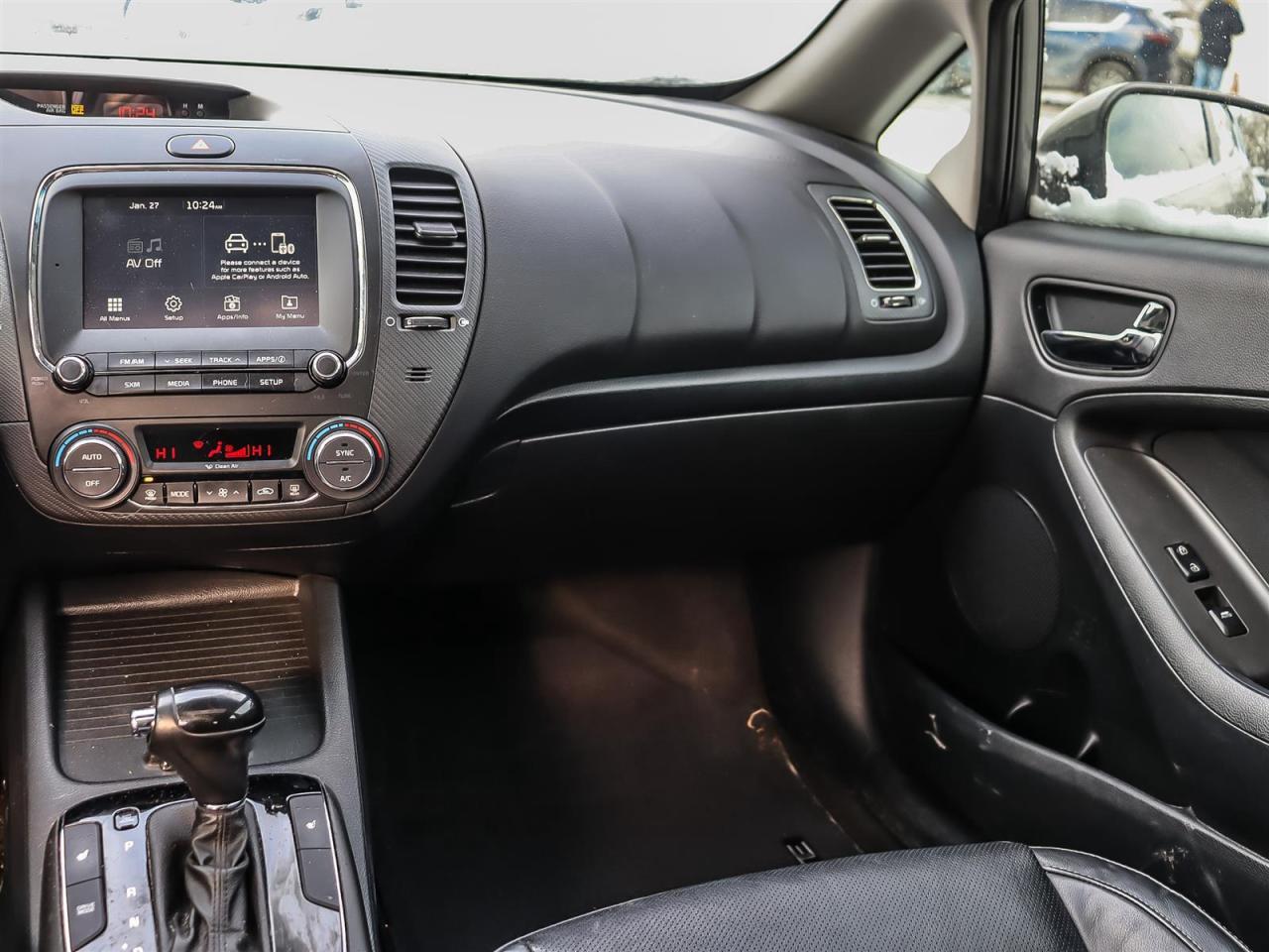 2017 Kia Forte AUTO HATCHBACK CLEAN CARFAX Photo