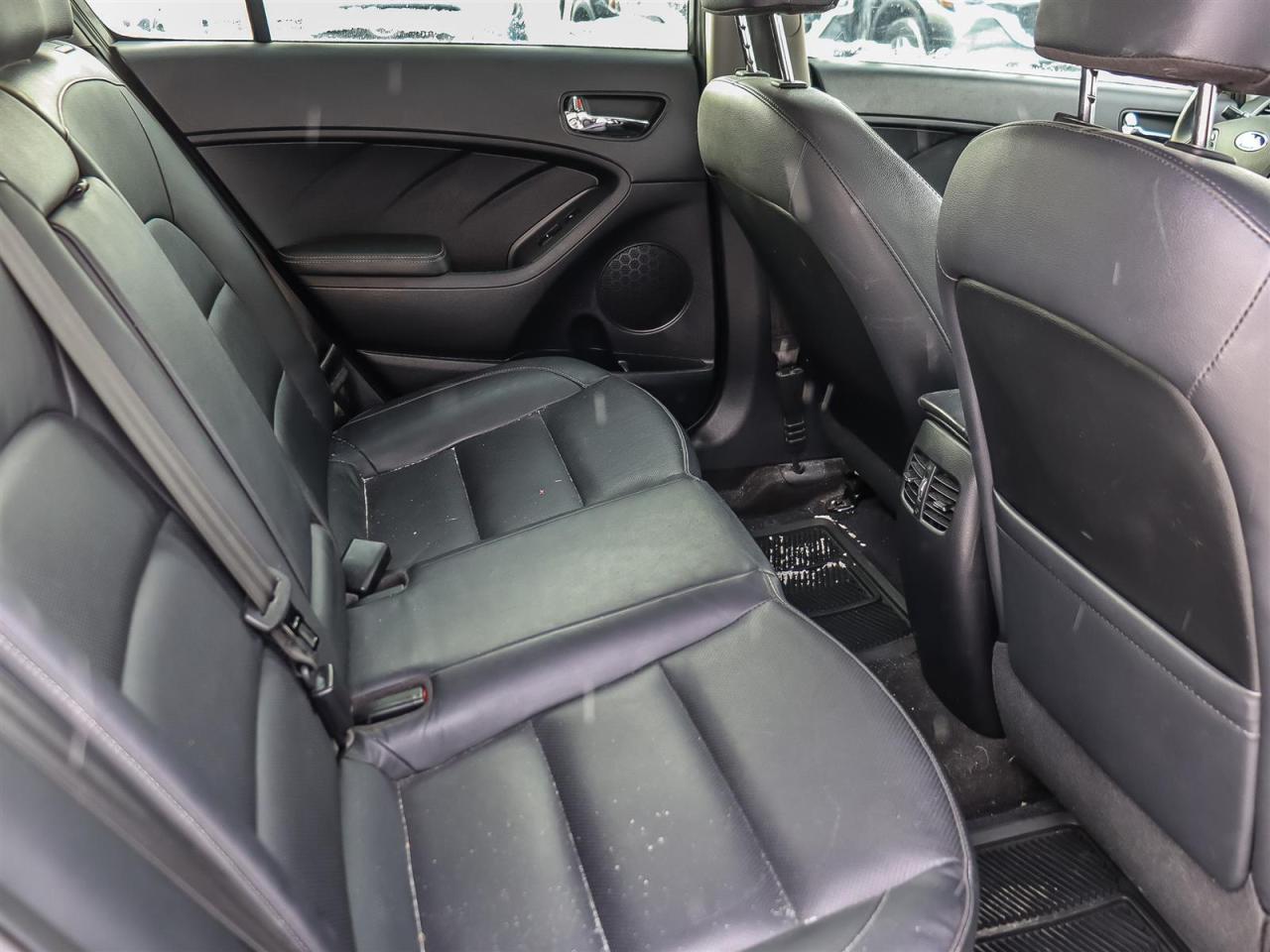 2017 Kia Forte AUTO HATCHBACK CLEAN CARFAX Photo