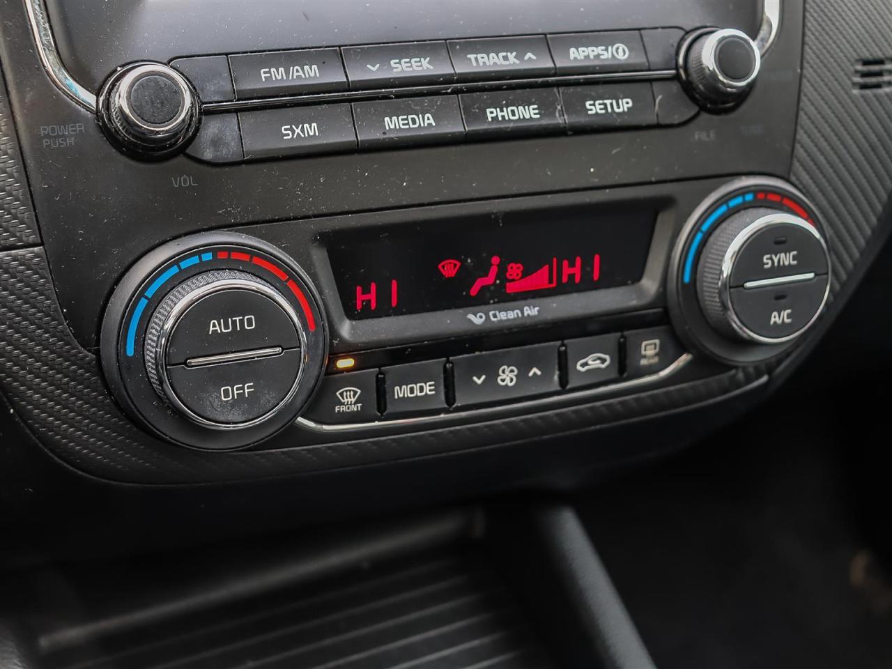 2017 Kia Forte AUTO HATCHBACK CLEAN CARFAX Photo