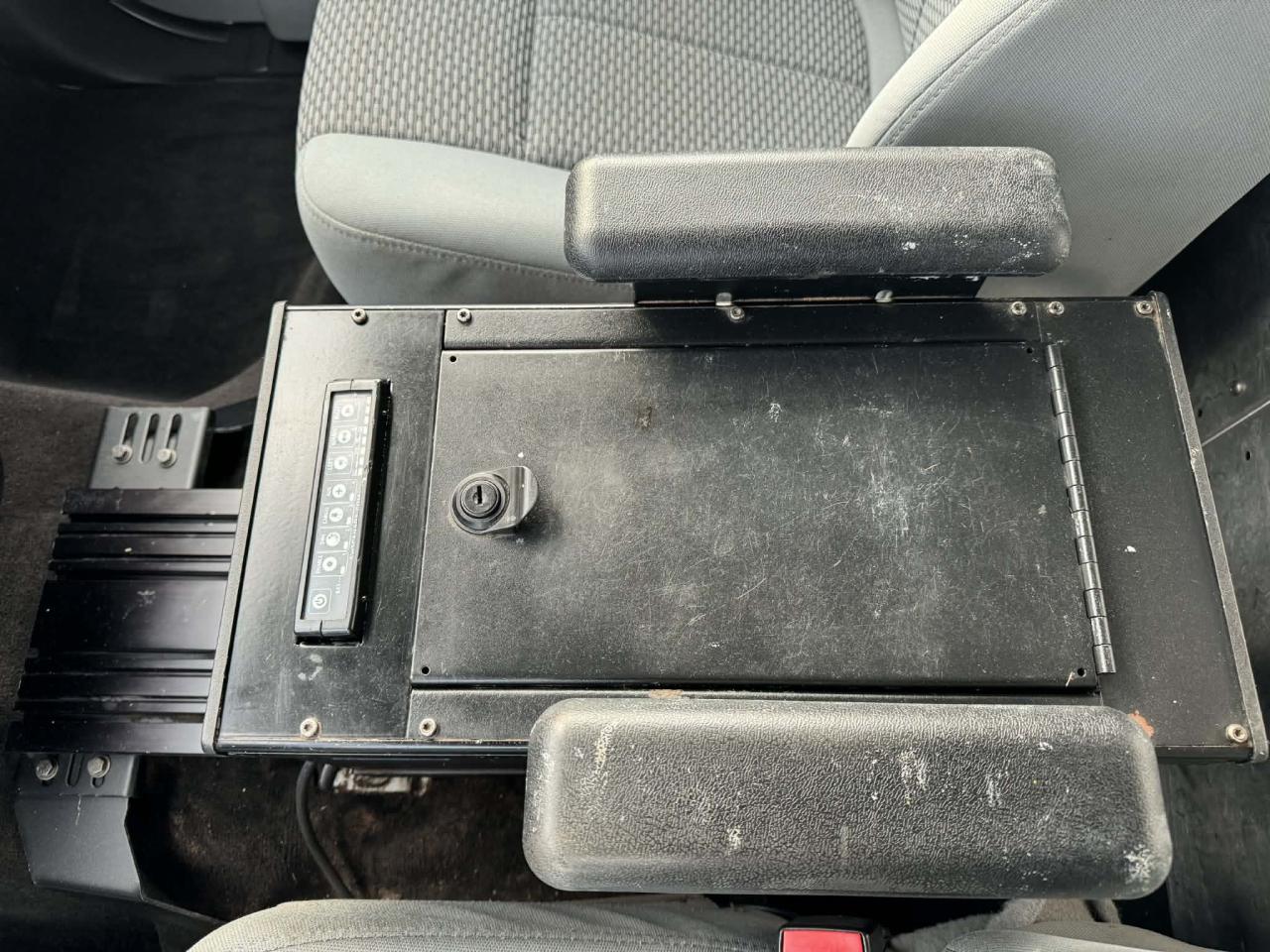 2016 Ford F-350 2WD SuperCab 162  WB 60  CA XLT Photo