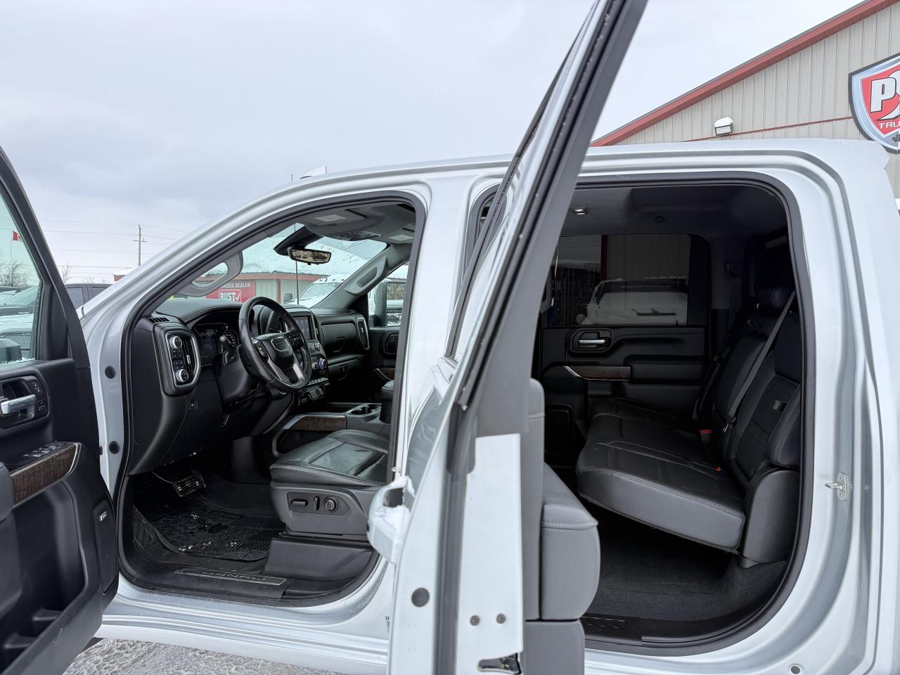 2021 GMC SIERRA 2500HD DENALI LIFT/WHEEL/TIRE PKG Photo