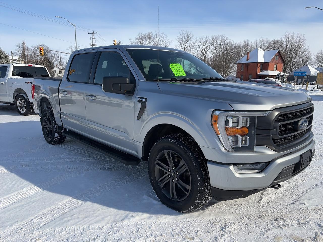 2021 Ford F-150 XLT-5.0L-4X4-SPORT Photo3