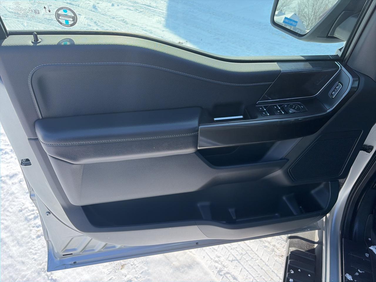 2021 Ford F-150 XLT-5.0L-4X4-SPORT Photo