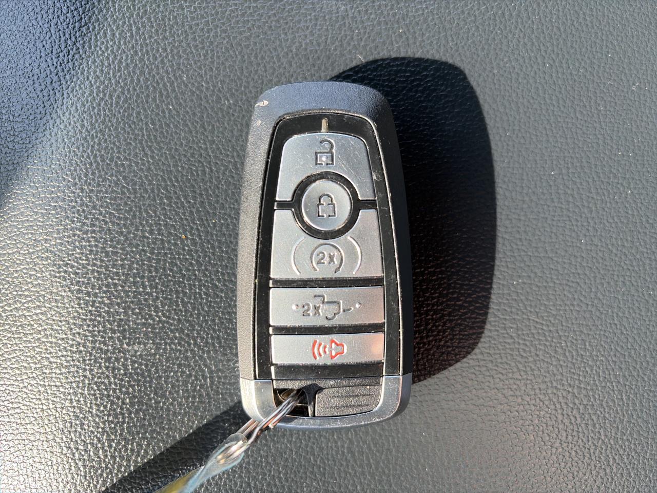 2021 Ford F-150 XLT-5.0L-4X4-SPORT Photo