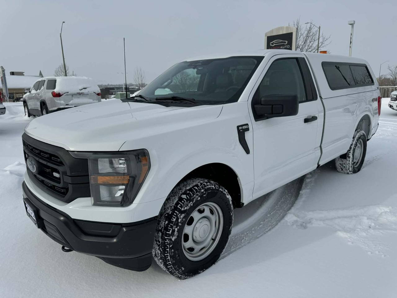 2023 Ford F-150 XL 4WD REG CAB 8' BOX Photo0