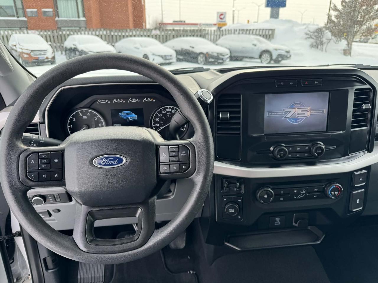 2023 Ford F-150 XL 4WD REG CAB 8' BOX Photo