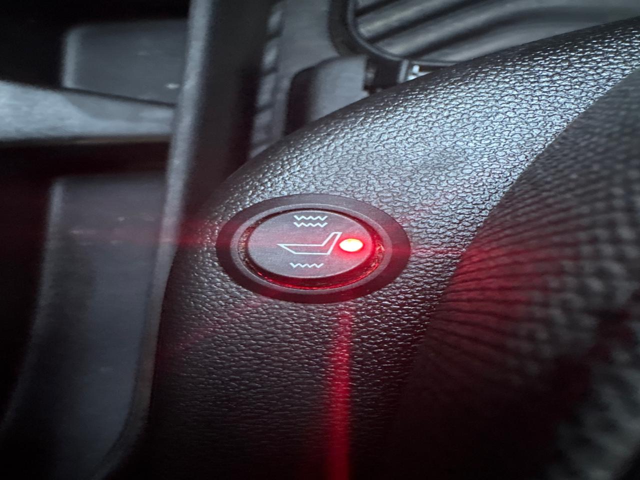 2022 Chevrolet Silverado 1500 Custom Crew 4x4 + Tow Pkg + Low Kms Photo