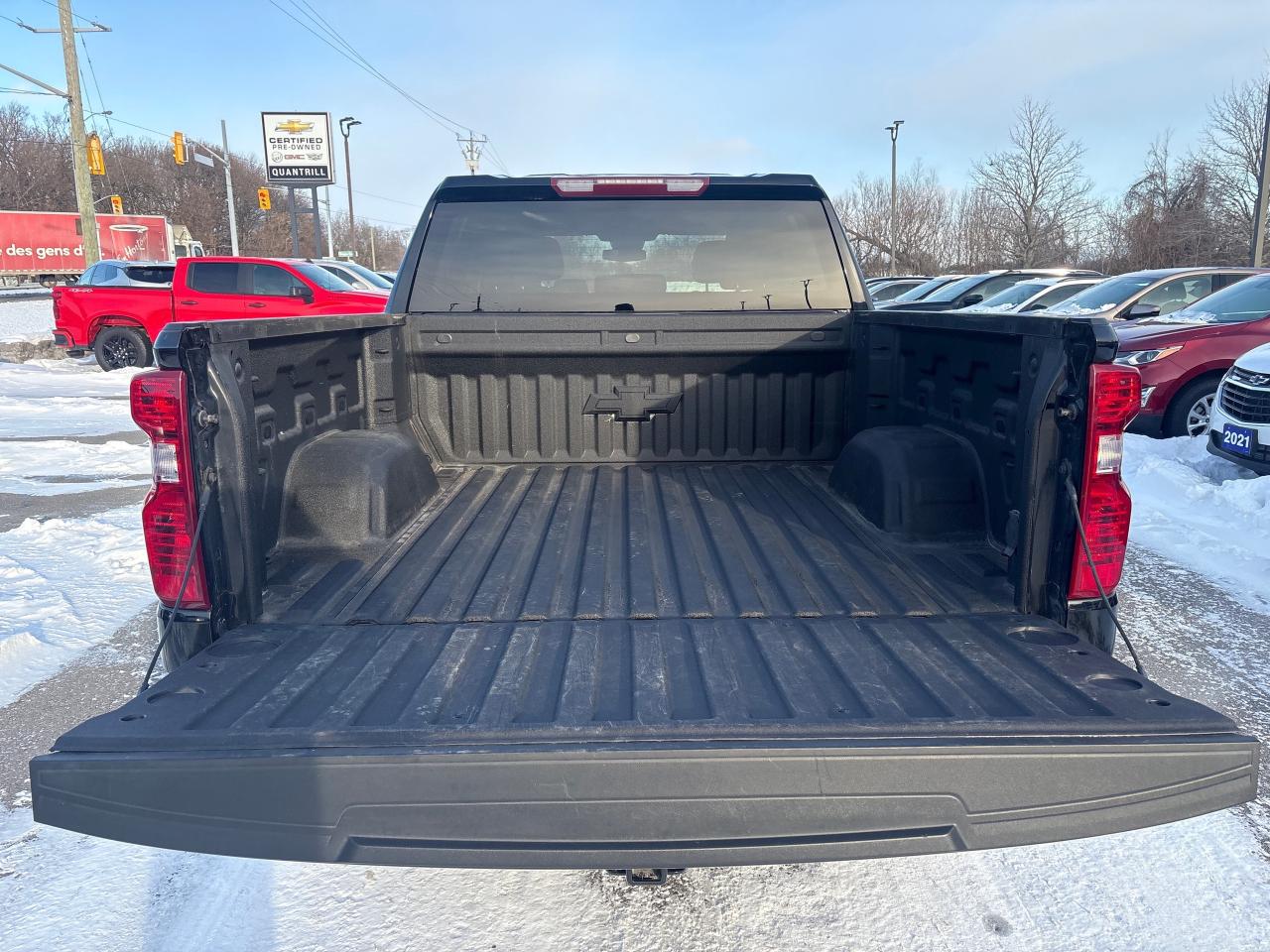 2022 Chevrolet Silverado 1500 Custom Crew 4x4 + Tow Pkg + Low Kms Photo