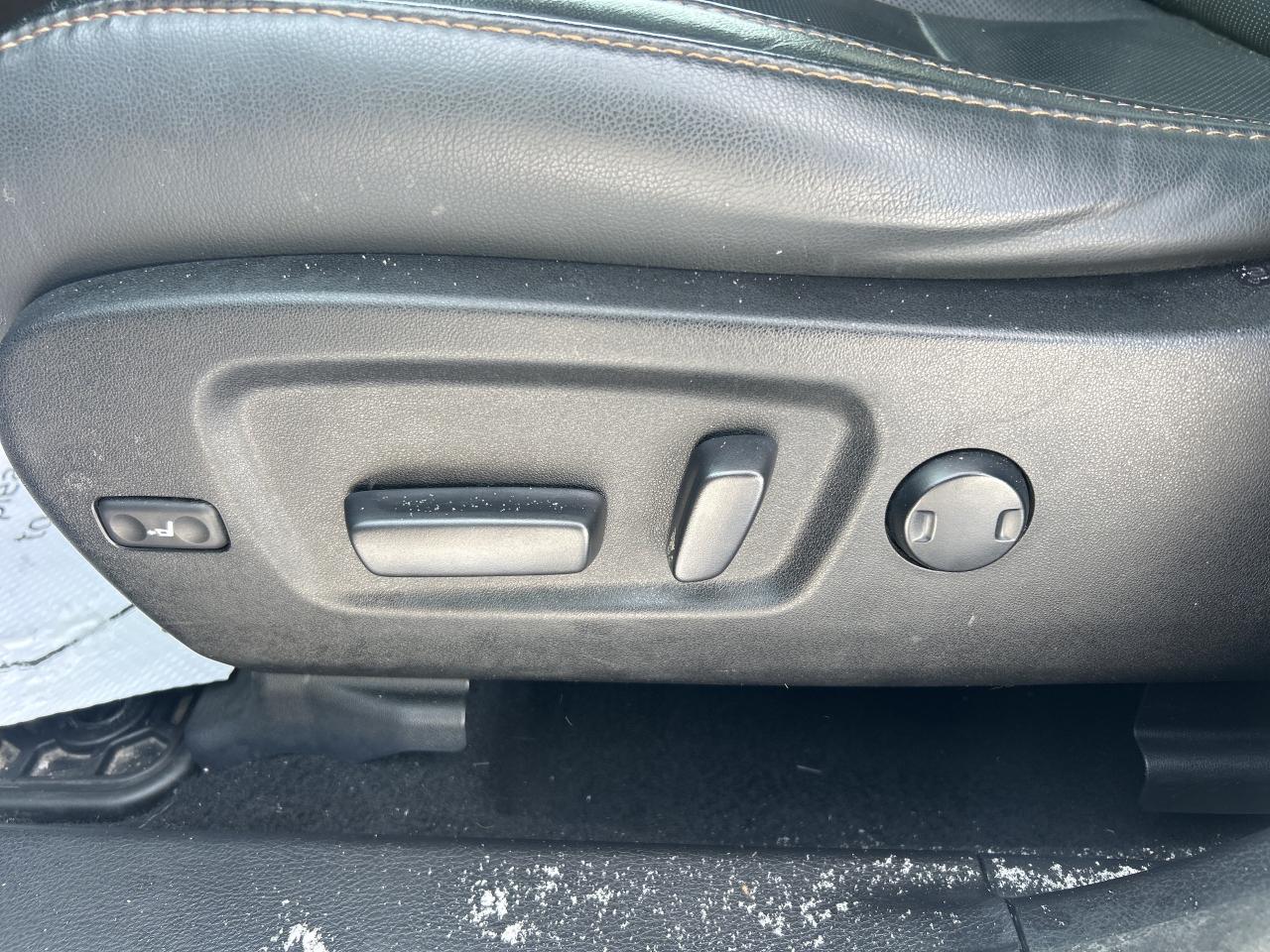 2018 Toyota Highlander Limited AWD   Nav   Pano Roof  Heated/Cooled Seats Photo