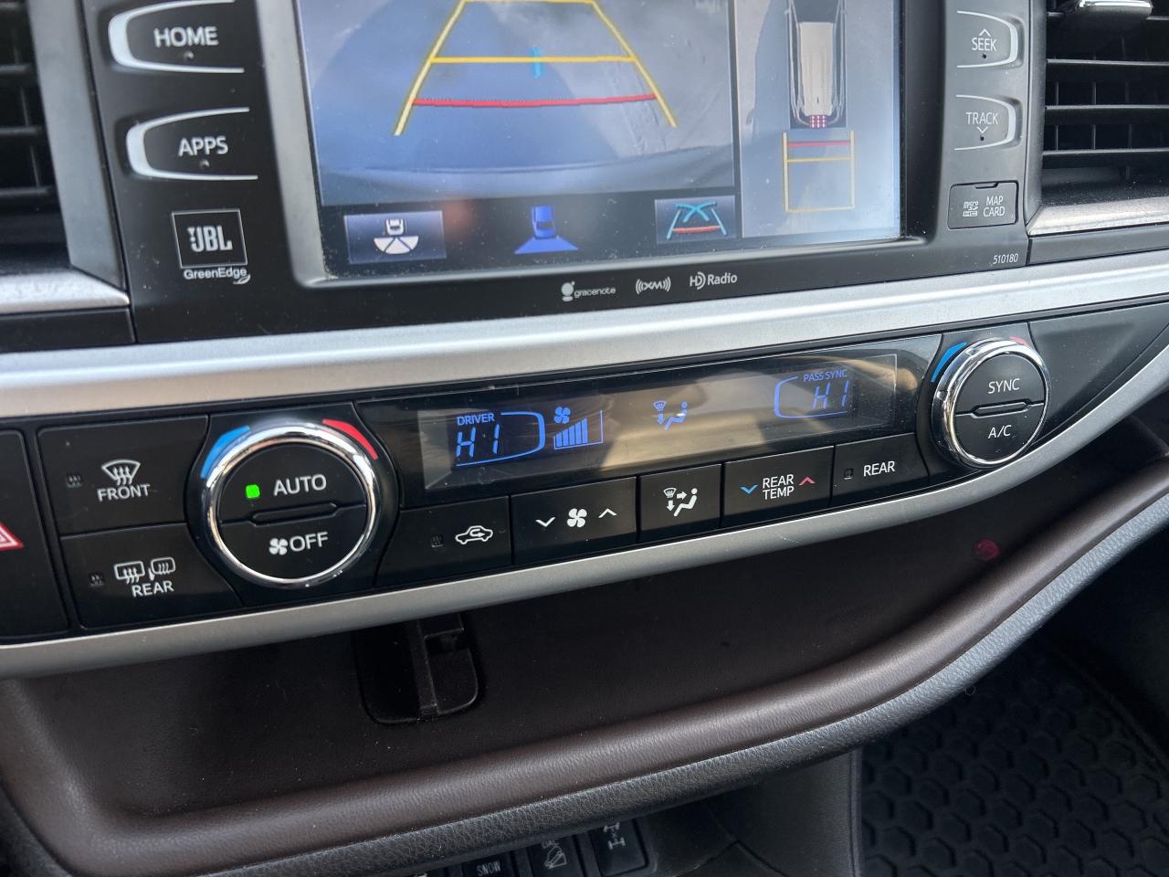 2018 Toyota Highlander Limited AWD   Nav   Pano Roof  Heated/Cooled Seats Photo