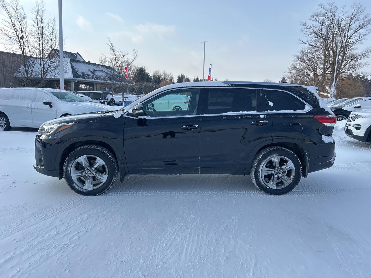 2018 Toyota Highlander Limited AWD   Nav   Pano Roof  Heated/Cooled Seats Photo