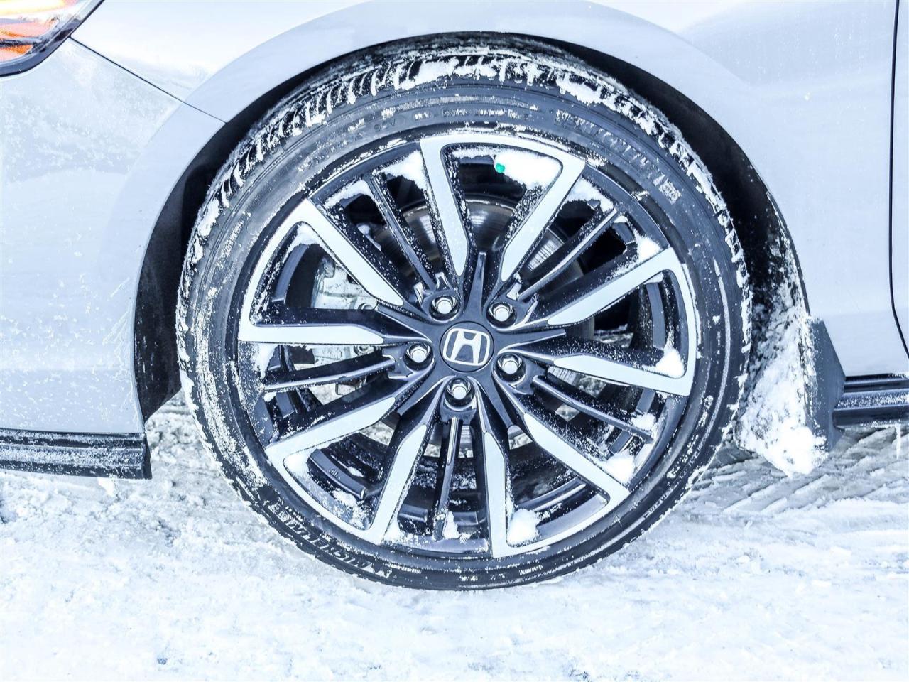 2024 Honda Accord Hybrid Touring HYBRID LEATHER NAVIGATION Photo