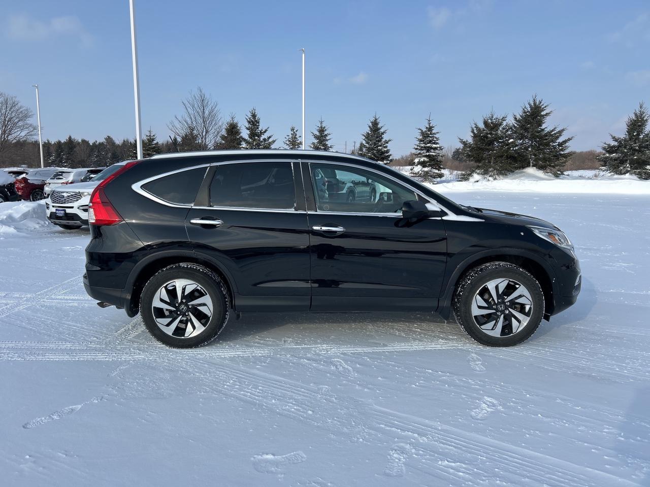 2016 Honda CR-V Touring AWD   Nav   Sunroof   Leather Heated Seats Photo