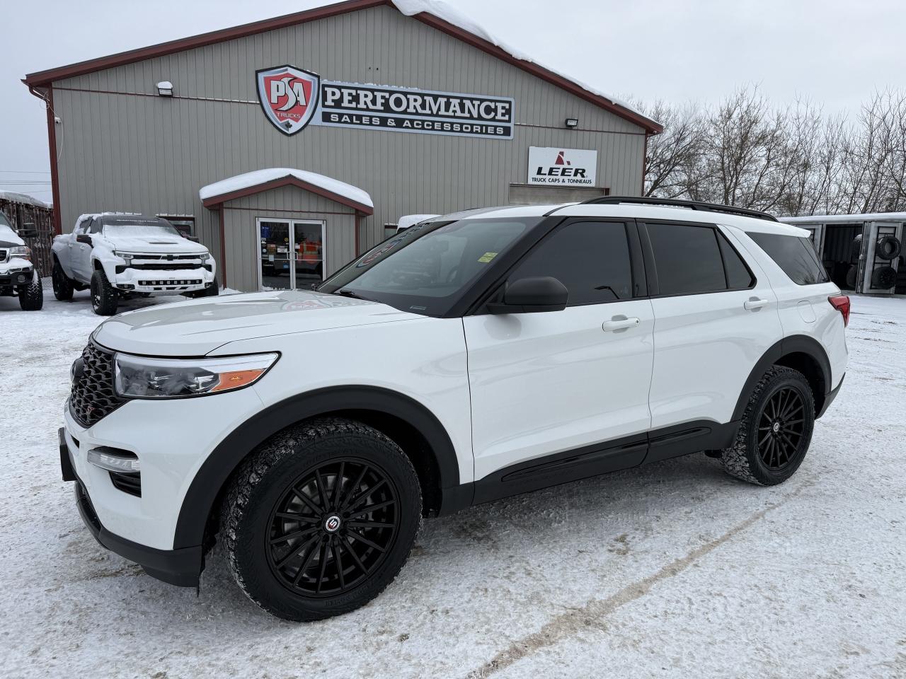 2020 Ford Explorer XLT 4WD Photo2