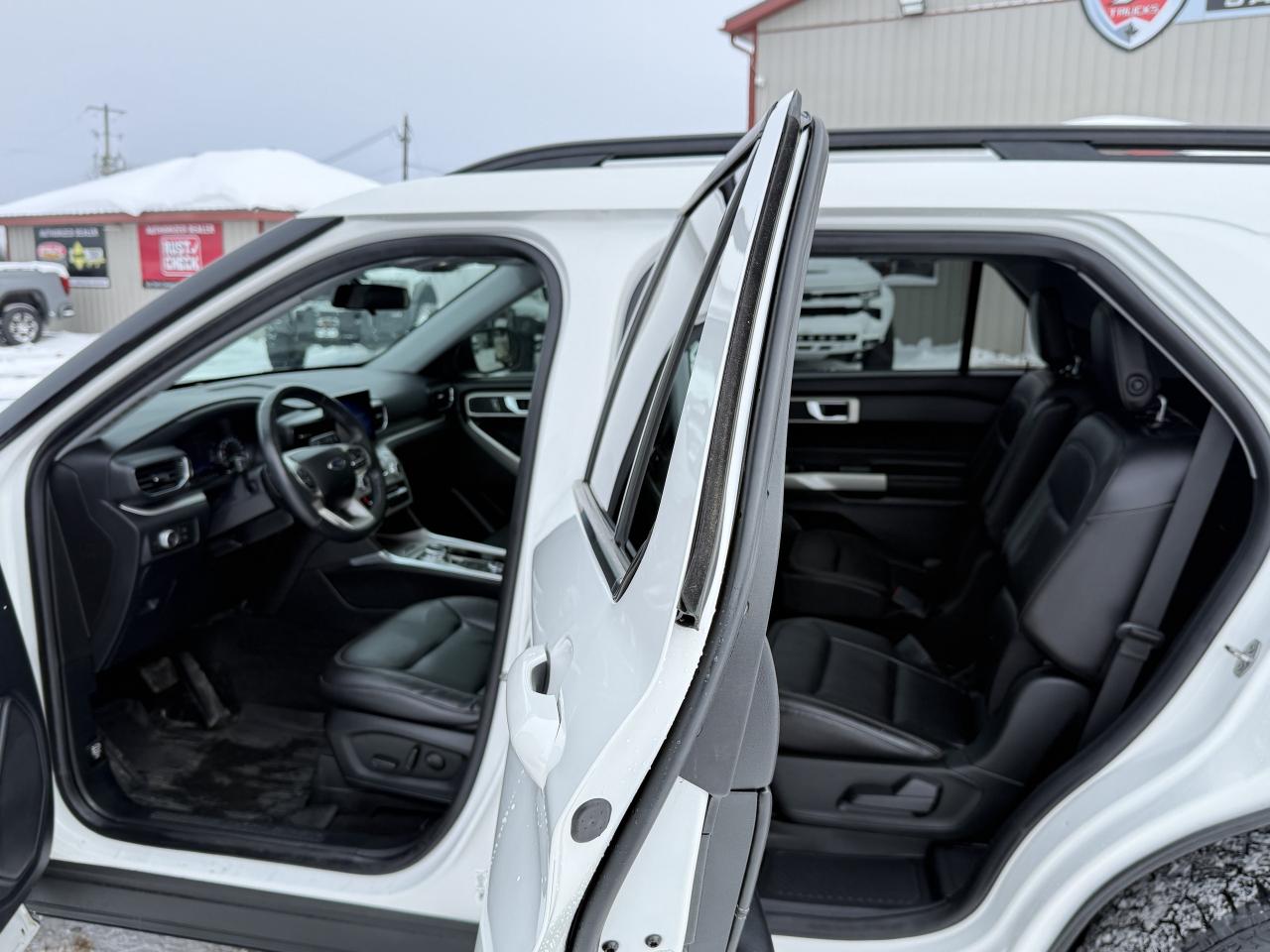 2020 Ford Explorer XLT 4WD Photo