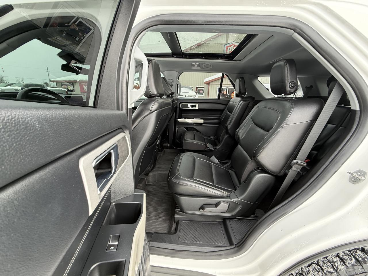 2020 Ford Explorer XLT 4WD Photo