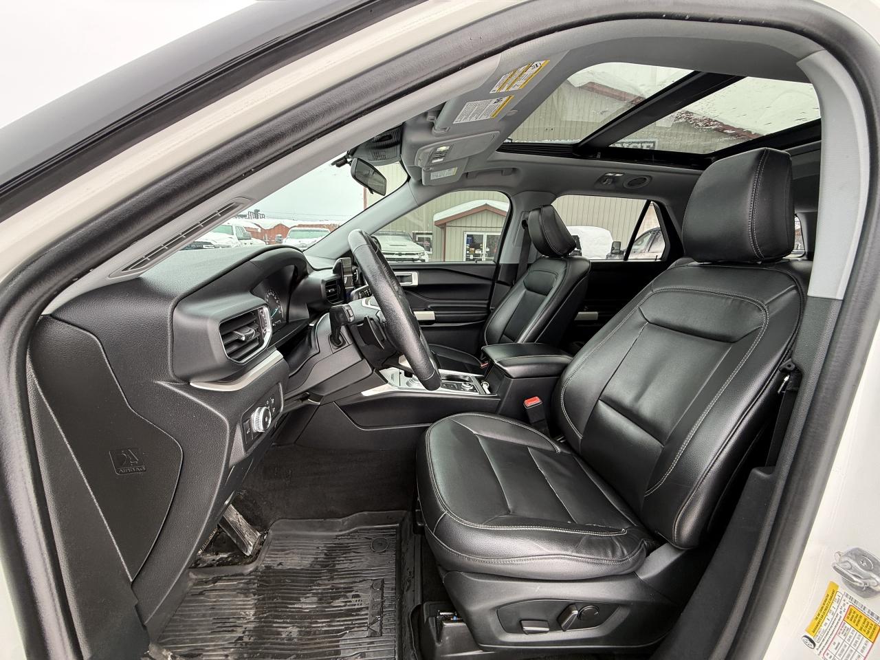 2020 Ford Explorer XLT 4WD Photo