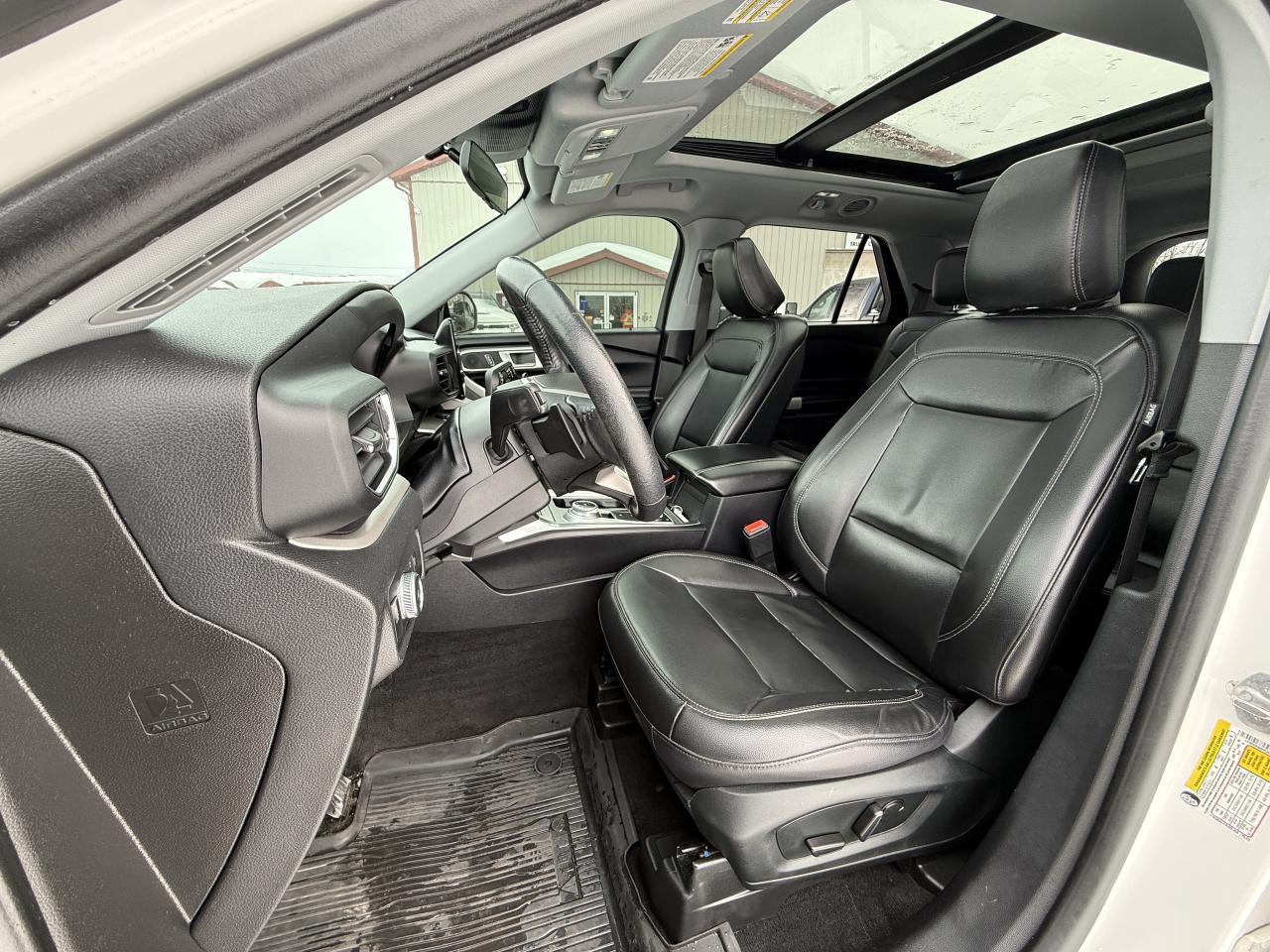 2020 Ford Explorer XLT 4WD Photo