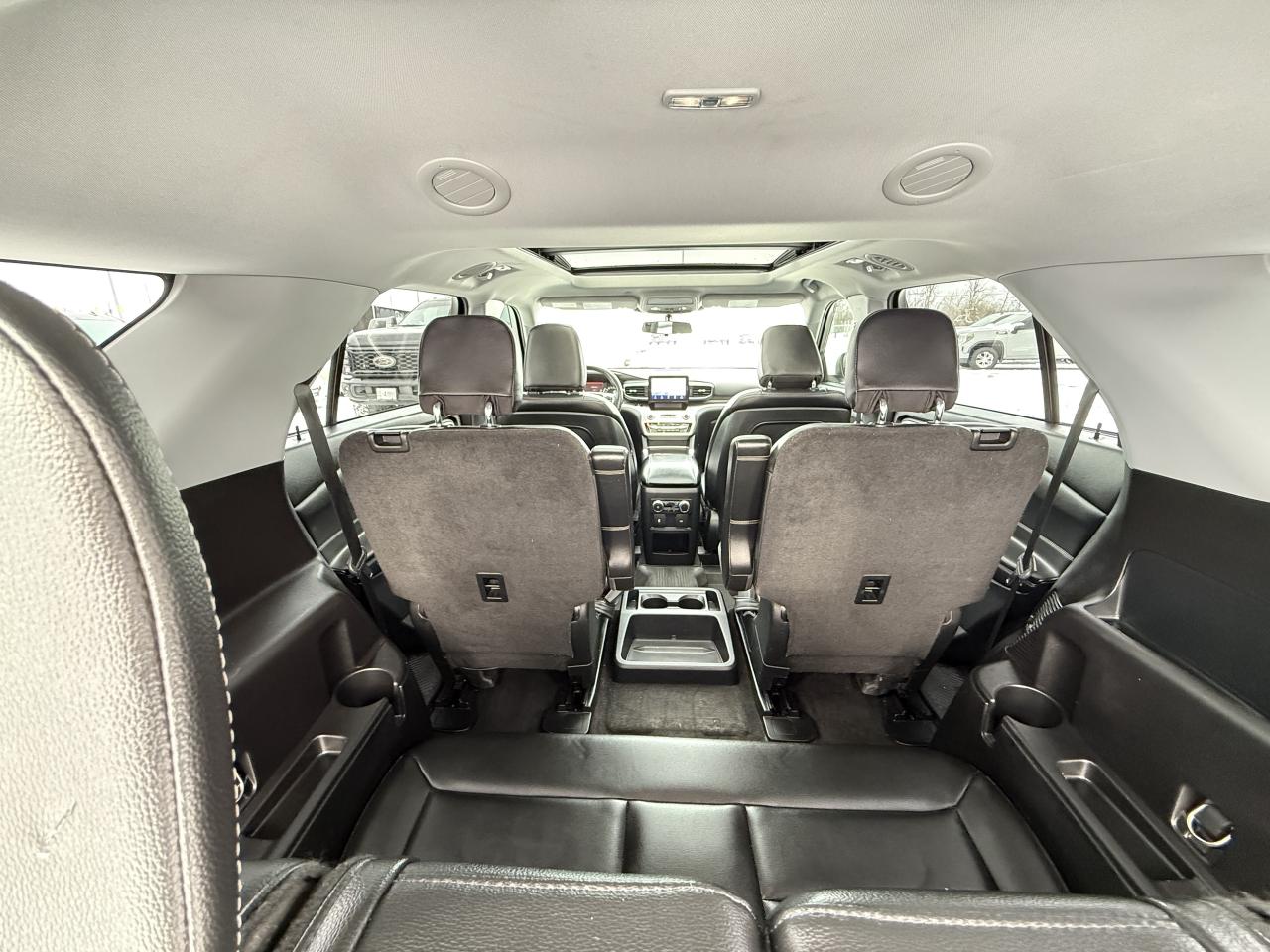 2020 Ford Explorer XLT 4WD Photo