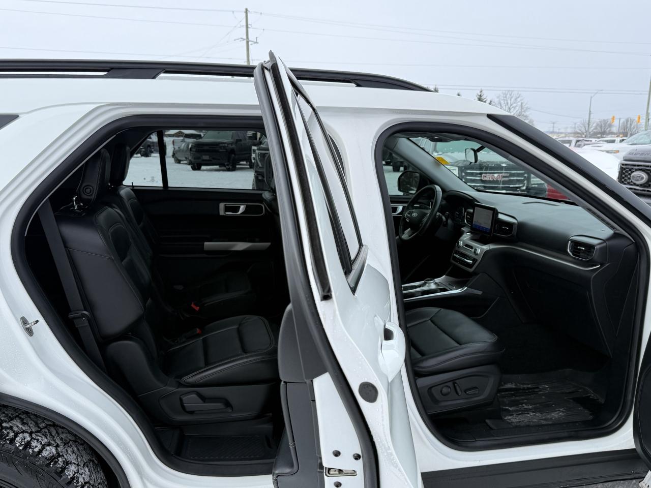 2020 Ford Explorer XLT 4WD Photo