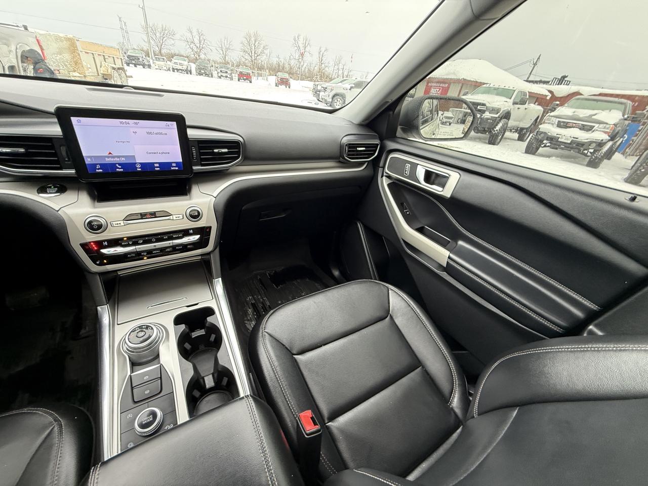 2020 Ford Explorer XLT 4WD Photo