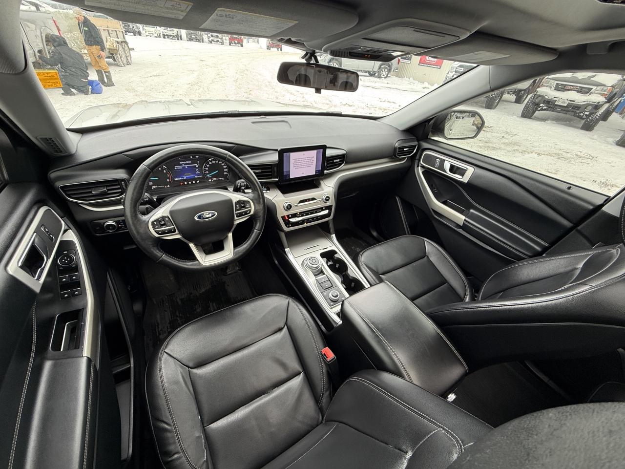 2020 Ford Explorer XLT 4WD Photo