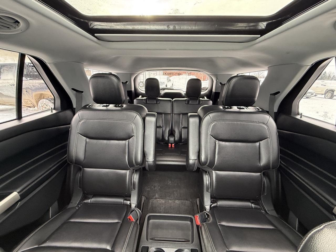 2020 Ford Explorer XLT 4WD Photo