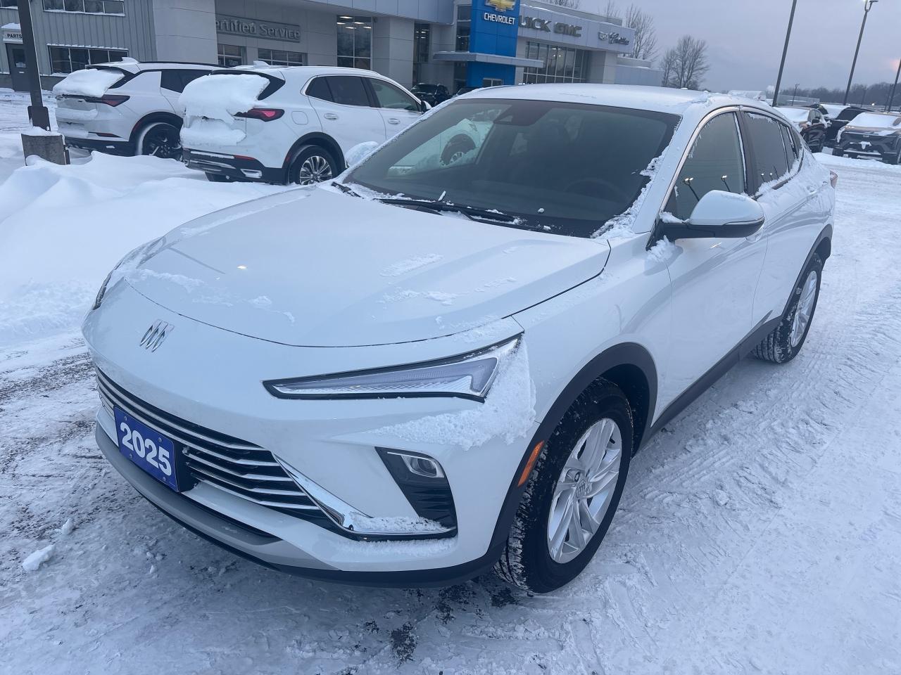 2025 Buick Envista Preferred + Adaptive Cruise + Low Kms + 1 Owner Photo