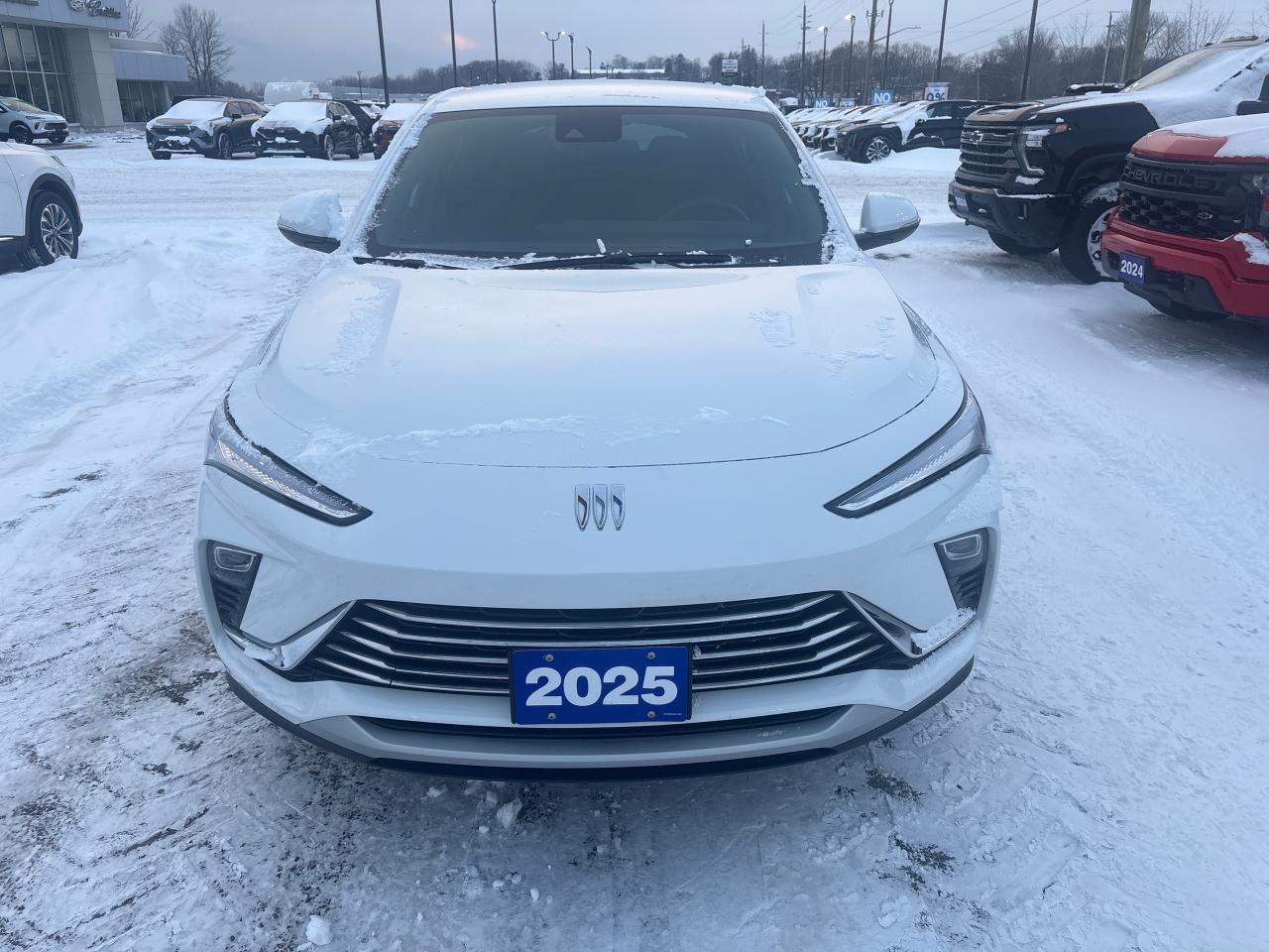 2025 Buick Envista Preferred + Adaptive Cruise + Low Kms + 1 Owner Photo