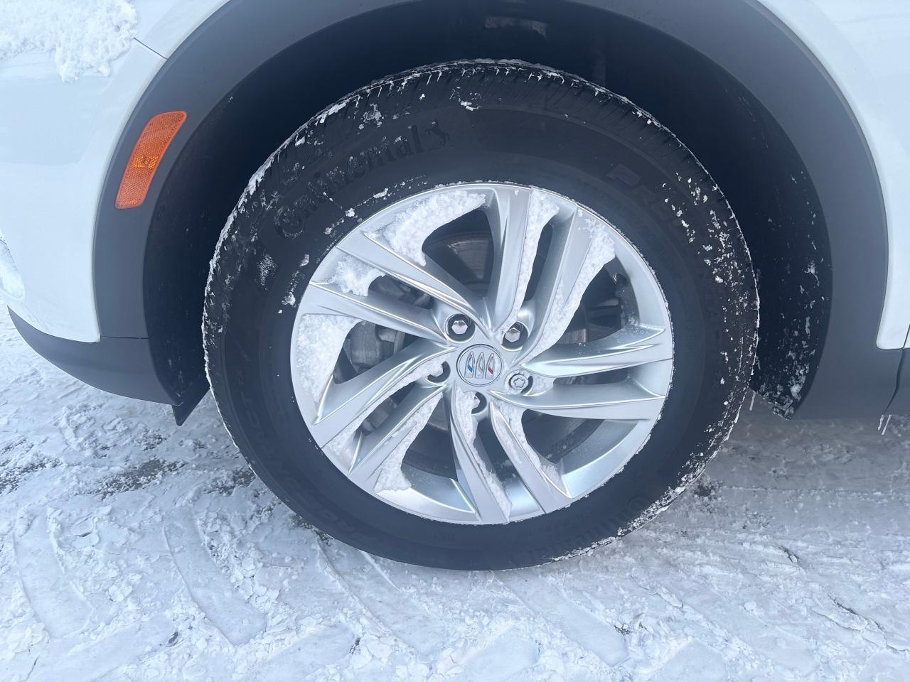 2025 Buick Envista Preferred + Adaptive Cruise + Low Kms + 1 Owner Photo