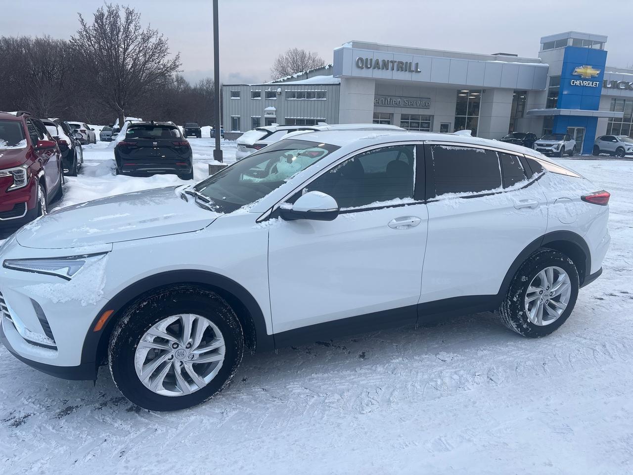 2025 Buick Envista Preferred + Adaptive Cruise + Low Kms + 1 Owner Photo