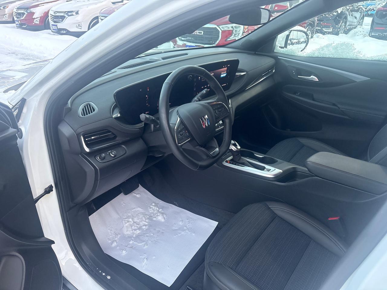 2025 Buick Envista Preferred + Adaptive Cruise + Low Kms + 1 Owner Photo