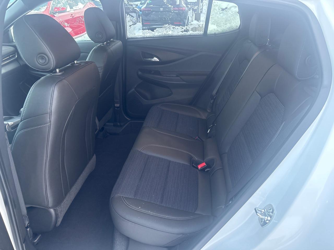 2025 Buick Envista Preferred + Adaptive Cruise + Low Kms + 1 Owner Photo