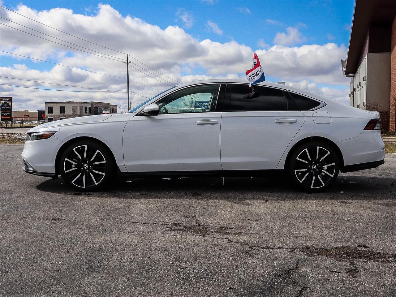 2023 Honda Accord Hybrid TOURING Photo
