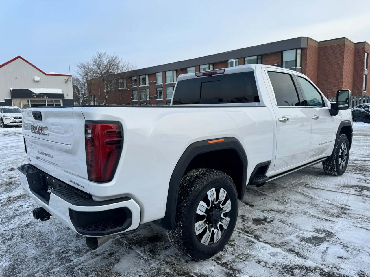 2025 GMC SIERRA 2500HD 4WD Crew Cab Denali Duramax Diesel Photo