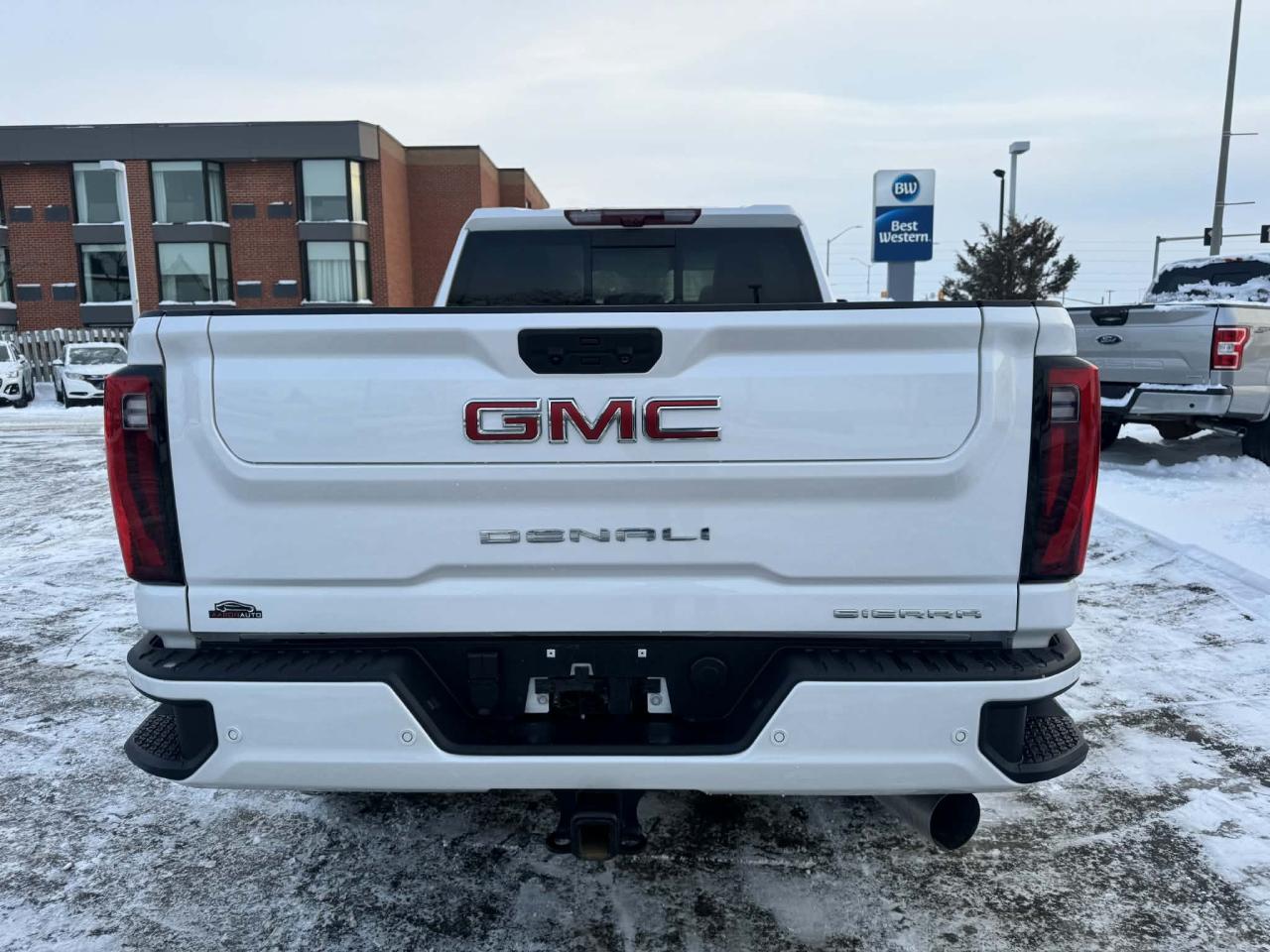 2025 GMC SIERRA 2500HD 4WD Crew Cab Denali Duramax Diesel Photo3