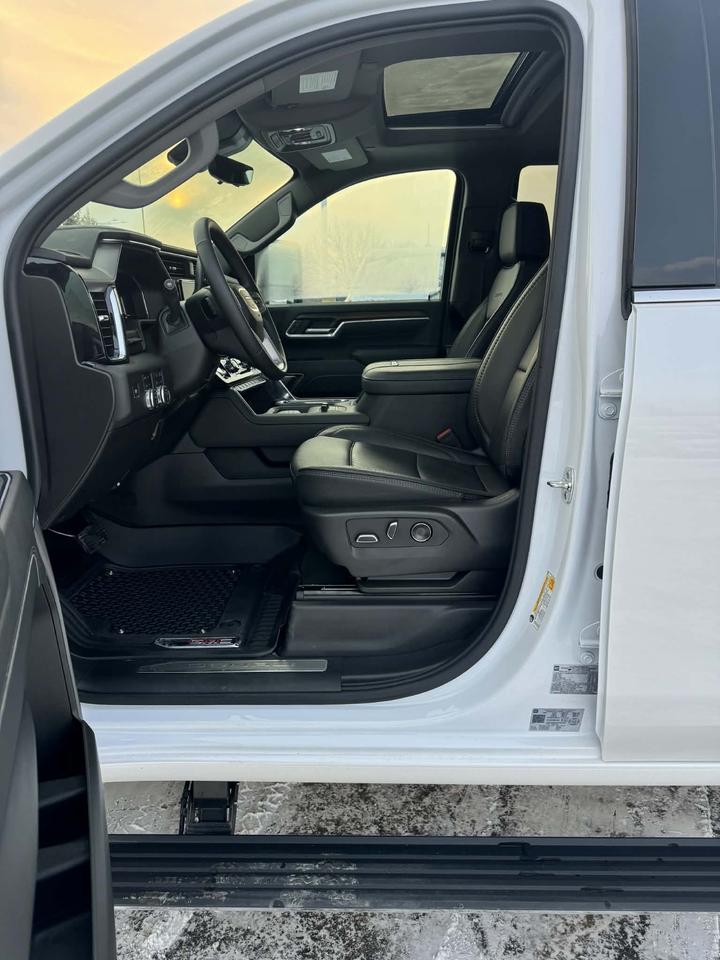 2025 GMC SIERRA 2500HD 4WD Crew Cab Denali Duramax Diesel Photo