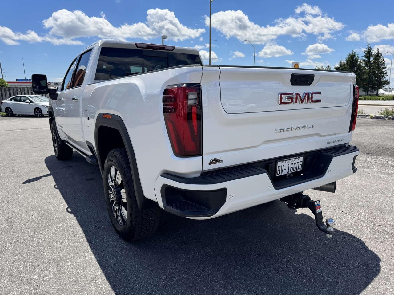 2025 GMC SIERRA 2500HD 4WD Crew Cab Denali Duramax Diesel Photo2