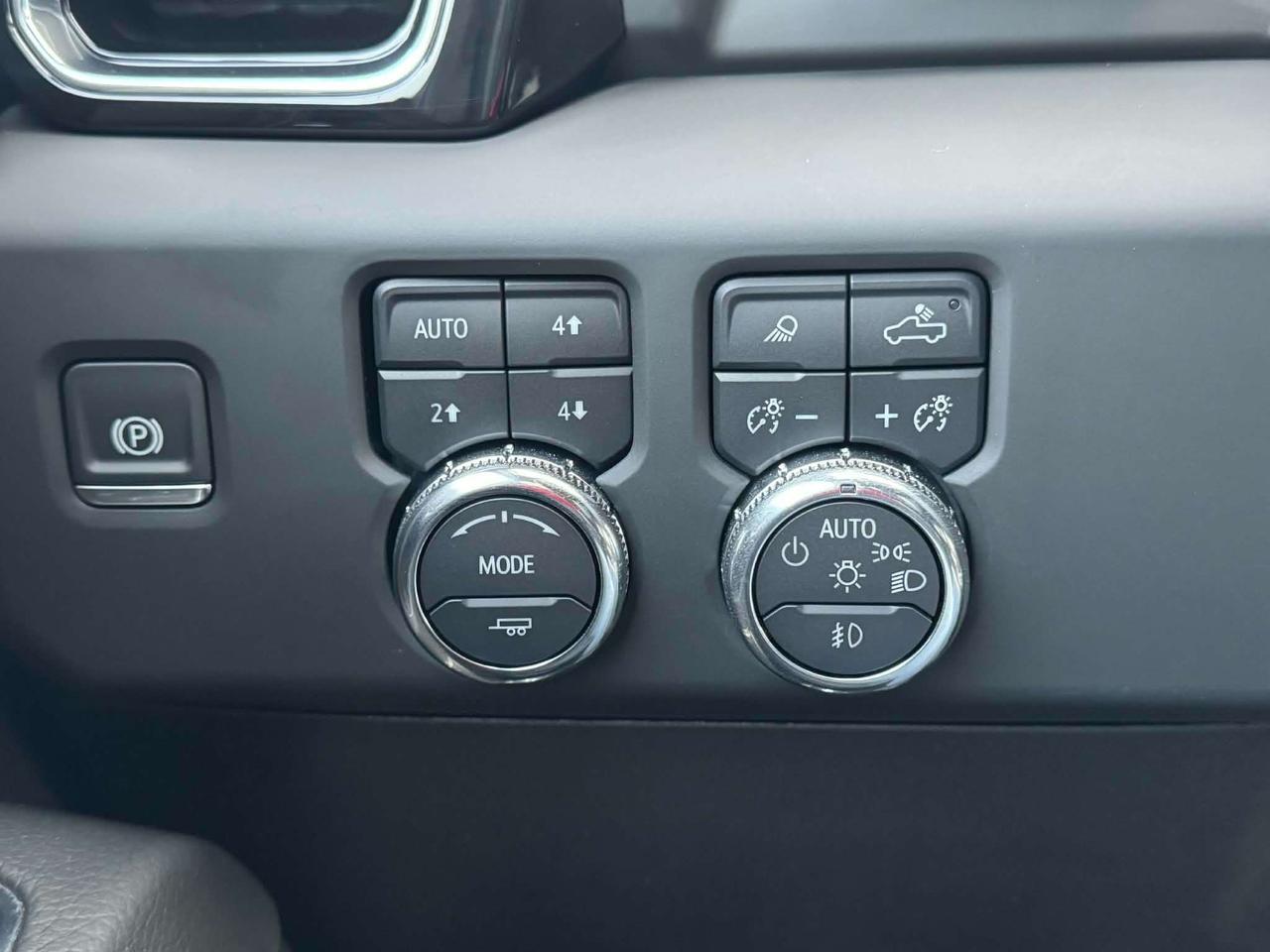 2025 GMC SIERRA 2500HD 4WD Crew Cab Denali Duramax Diesel Photo