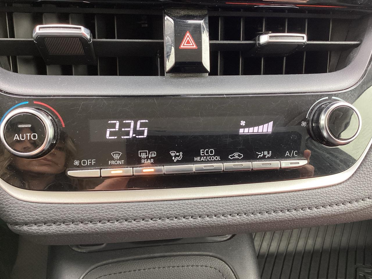 2020 Toyota Corolla Hybrid Premium Photo